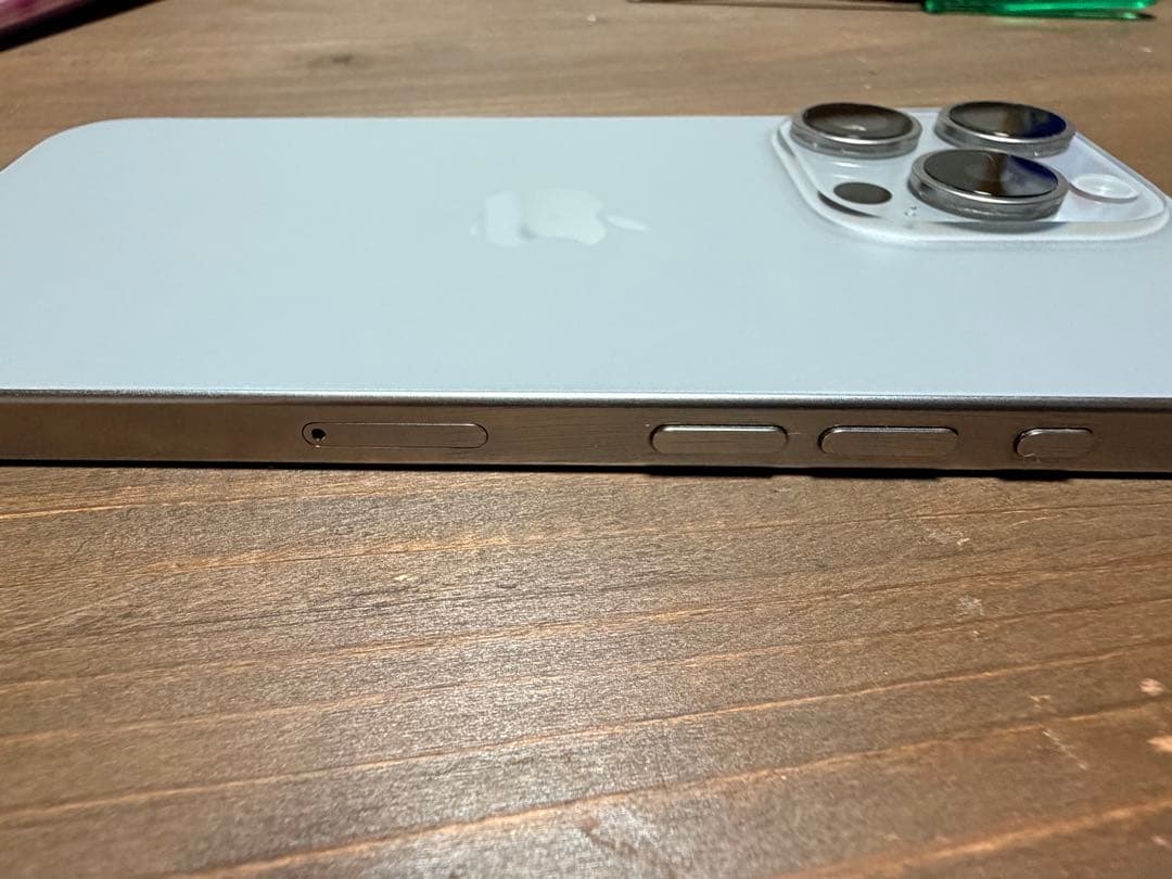 Apple iPhone 15 Pro シルバー 256GB 本体　美品