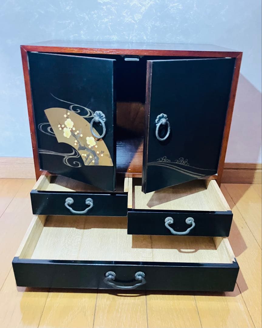 扇子模様の木製箪笥　時代箪笥　民芸箪笥　昭和レトロ　装飾金具　整理箪笥　桐箪笥