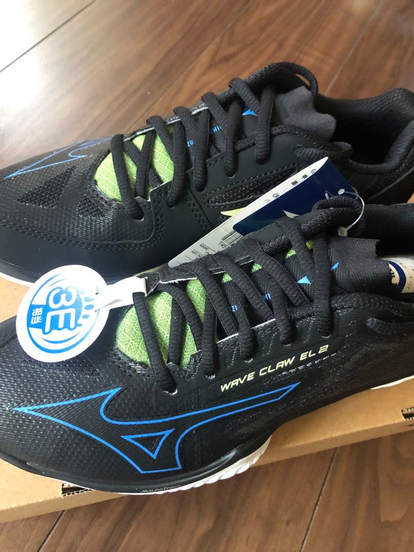 ミズノ　新品未使用　シューズ　バドミントン　23センチ