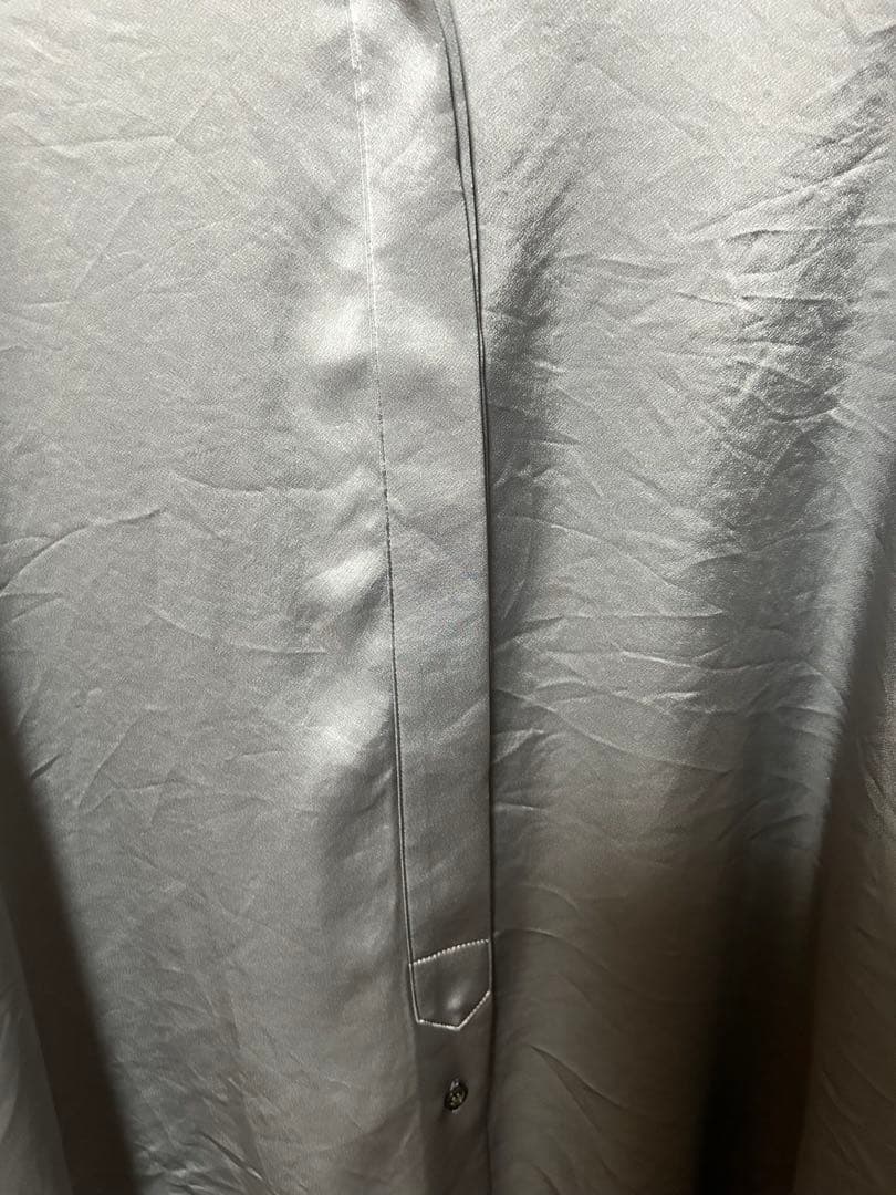 SACRA サクラ　トリアセサテンブラウス