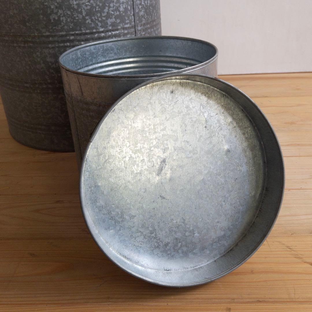缶　収納缶　トタン製　大型　2個セット　インテリア古道具　古家具　アンティーク