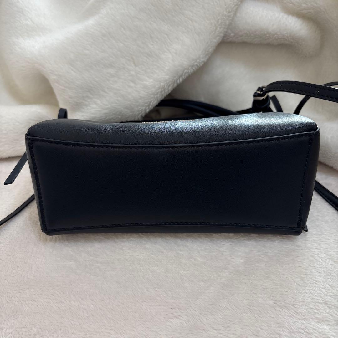 CHARLES & KEITH Haze ヘーゼル ボウトップハンドルバッグ