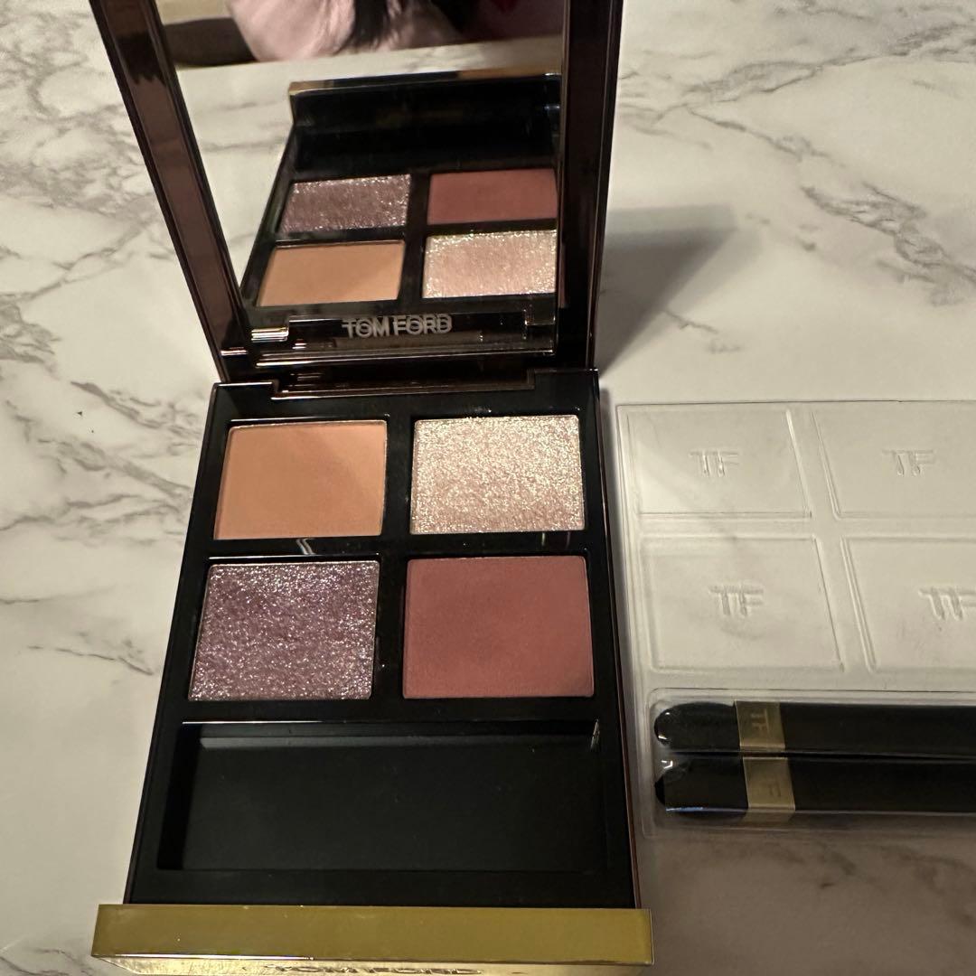 TOM FORD アイカラークォード 【復刻版】01RW メタリックモーブ