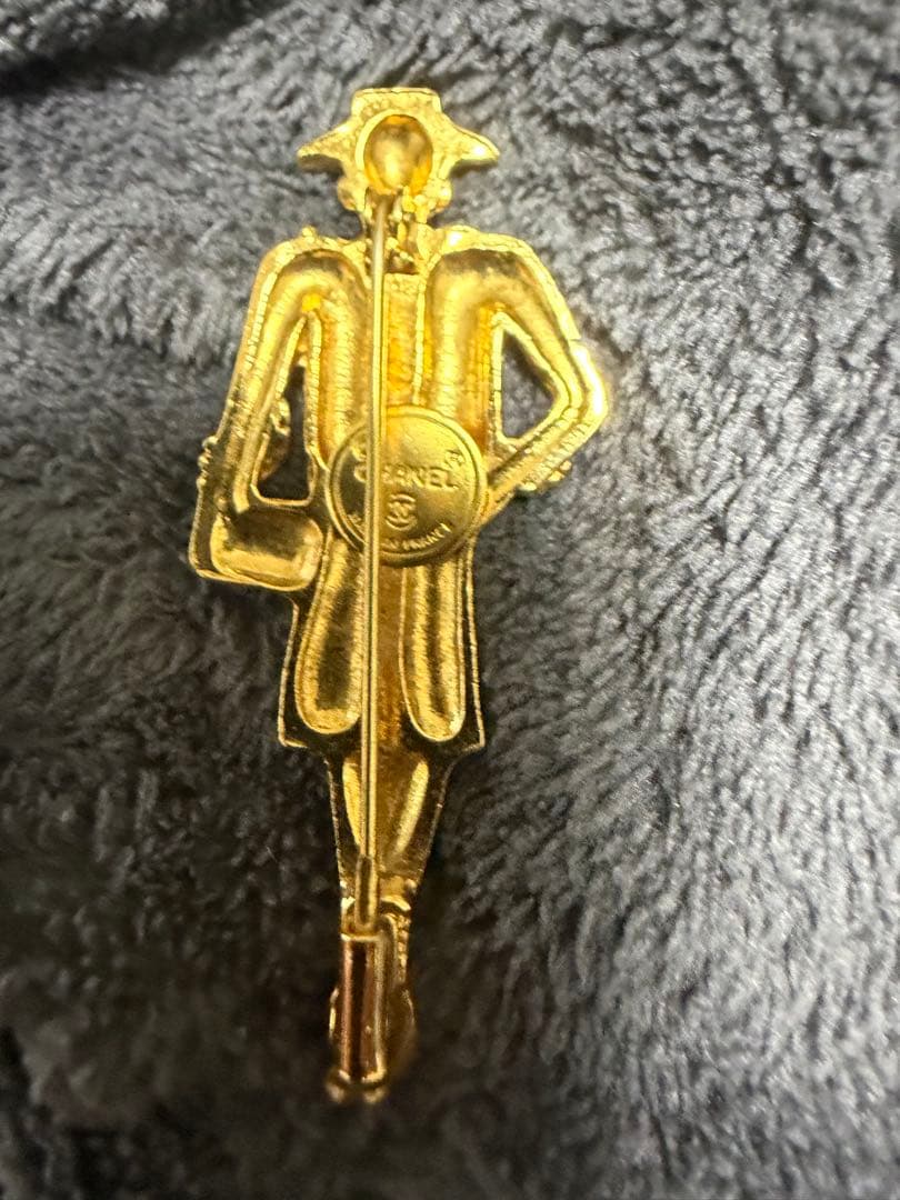 ヴィンテージ CHANELシャネル マドモアゼルモチーフ ブローチ
