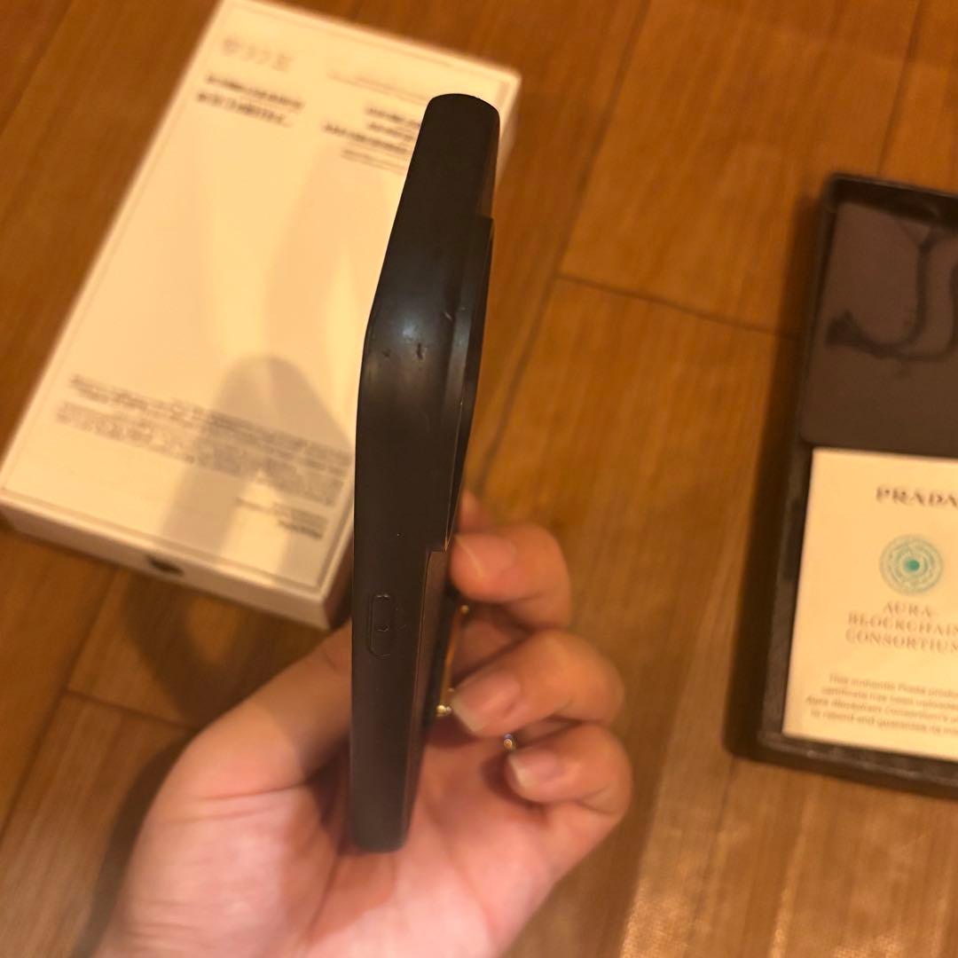 PRADA ブラックレザー iPhone14pro用ケース