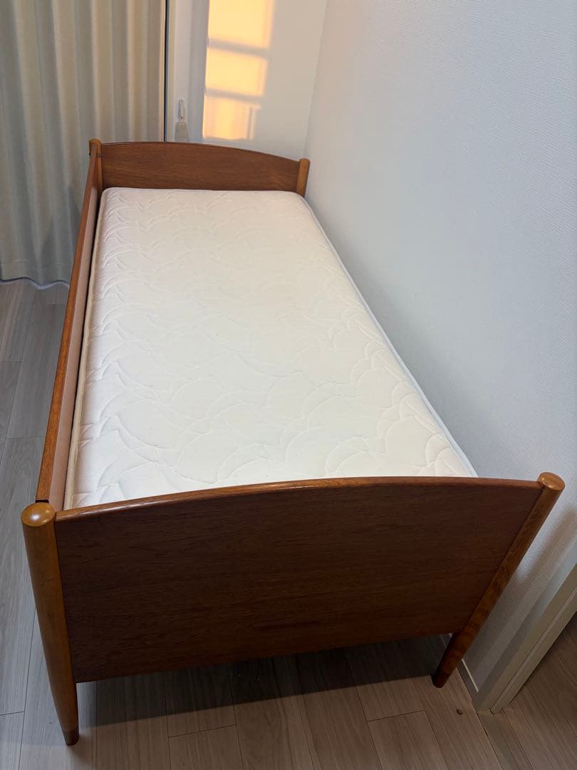 Borge Mogensenデザイン Soborg Mobler シングルベッド