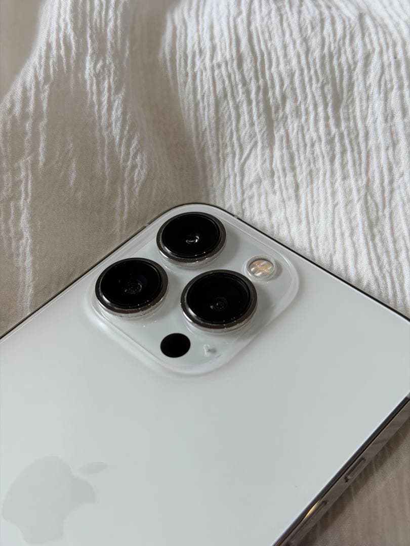 美品／バッテリー75%／Apple iPhone 13 Pro シルバー 本体