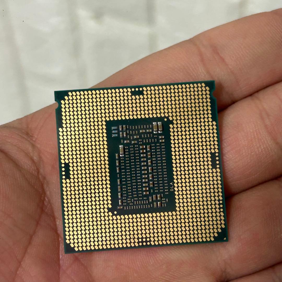 Intel core™︎ i7 i7-9700KF