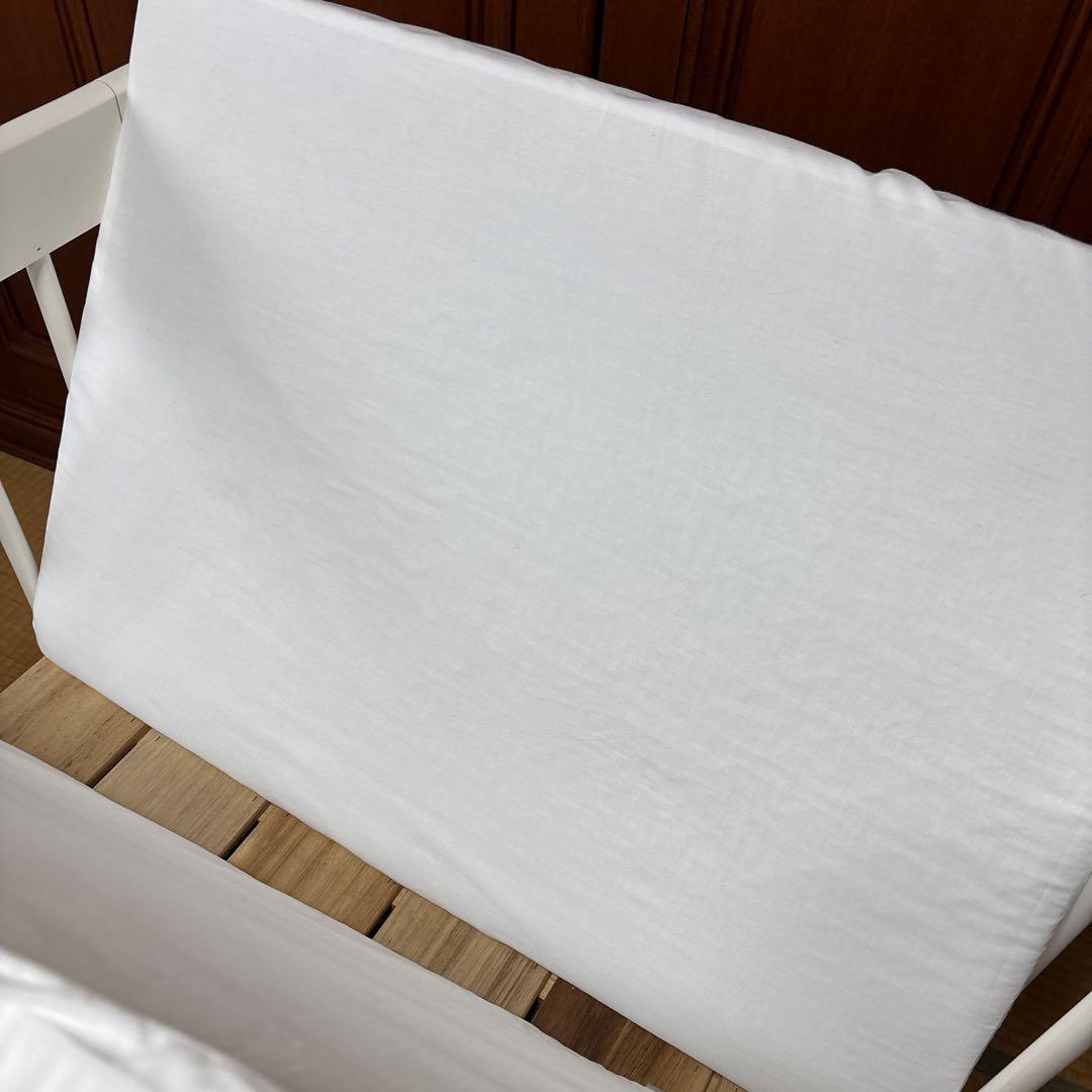 カトージ　木製ホワイトミニミニベビーベッド キャスター付き