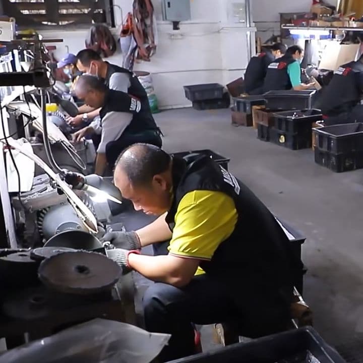 《新作》　V金10号　ダマスカス包丁　ハニカム模様　黄緑柄　剣型　牛刀