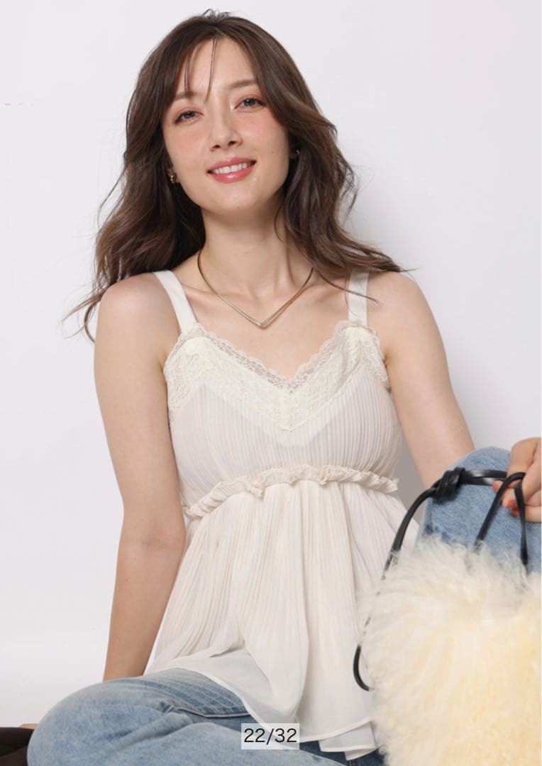 Apuweiser-riche レーストリムプリーツトップス