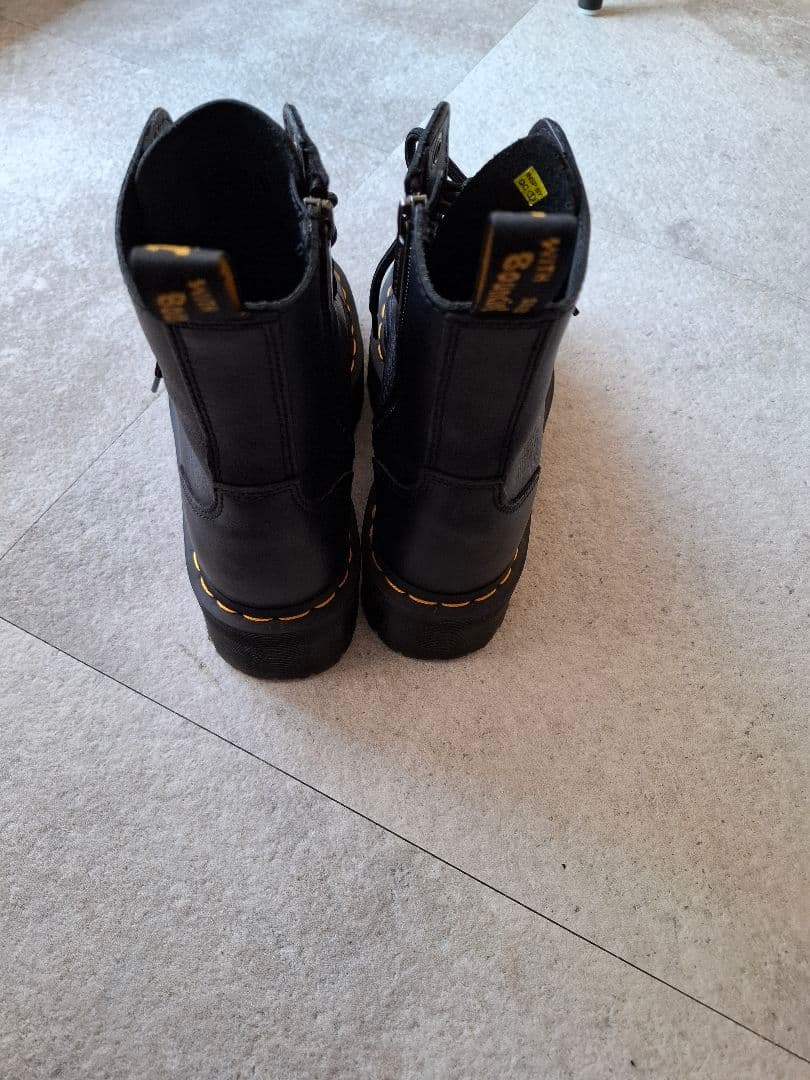 ドクターマーチン♡定番 黒 現行品 マーチンブーツ 24センチ