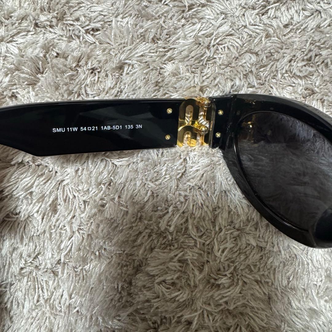 MIU MIU ブラックサングラス ケース付き