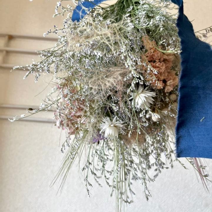 ブルーファンタジアとスモークツリーフライングブーケ