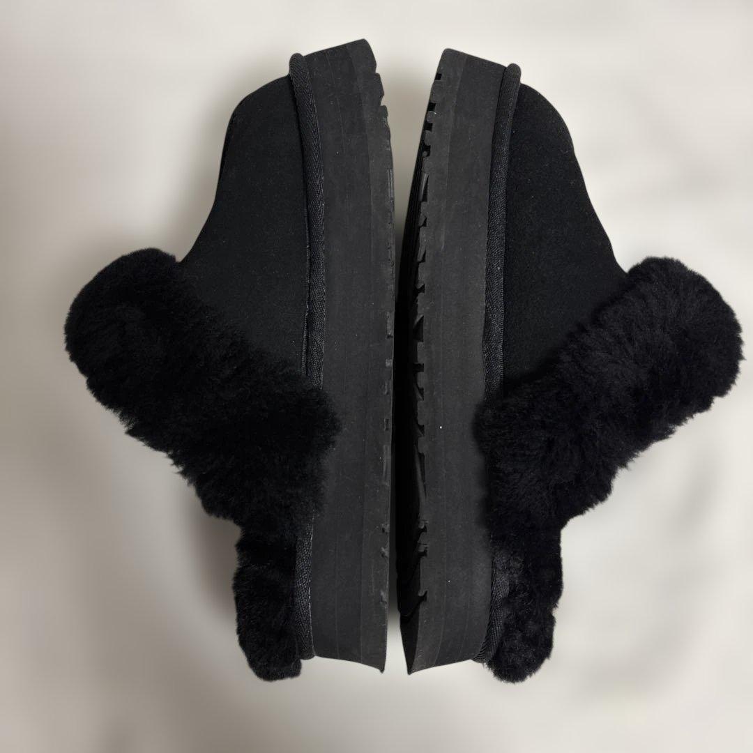 綺麗♡UGG 黒 スエード ファー付き クロッグ サンダル　サボ　アグ　24