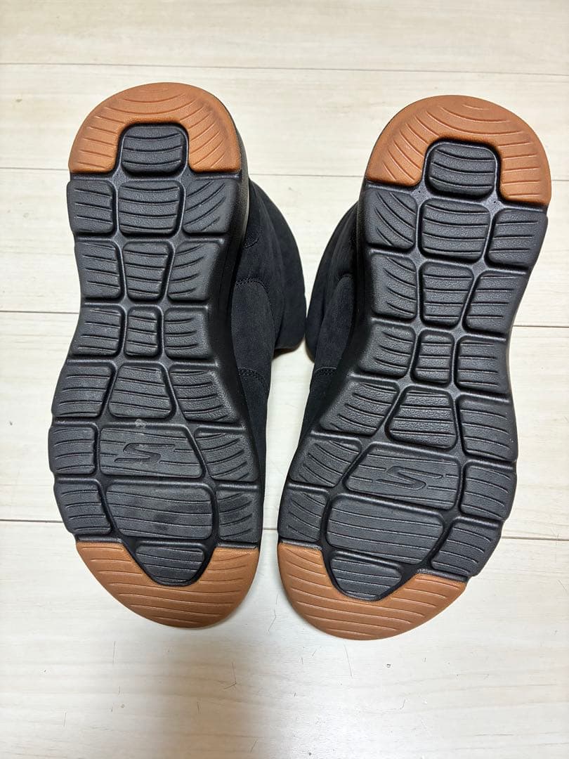 Skechers女性用ブーツ　Glacial Ultra Slip-ins