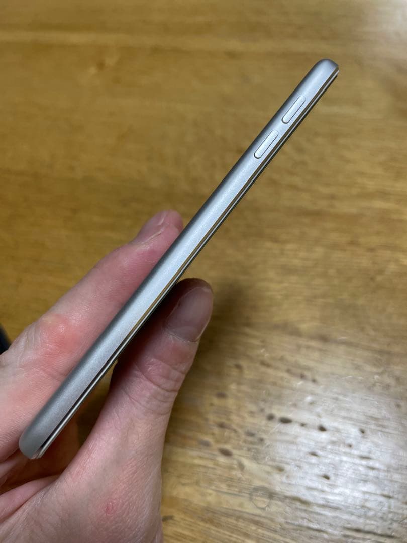 iPod touch (第7世代) シルバー 32GB 箱無し