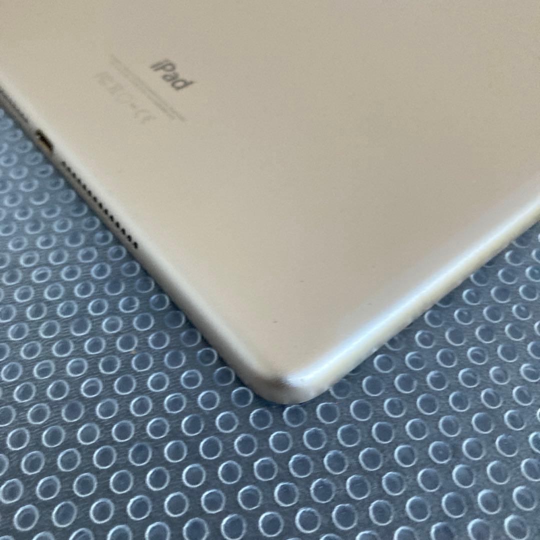 812 電池最良好☆比較的美品☆iPad Air2 64GB SIMフリー☆