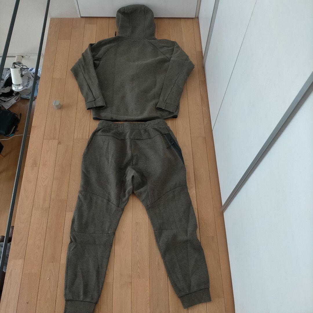 【M】ナイキ セットアップ テックフリース カーキ