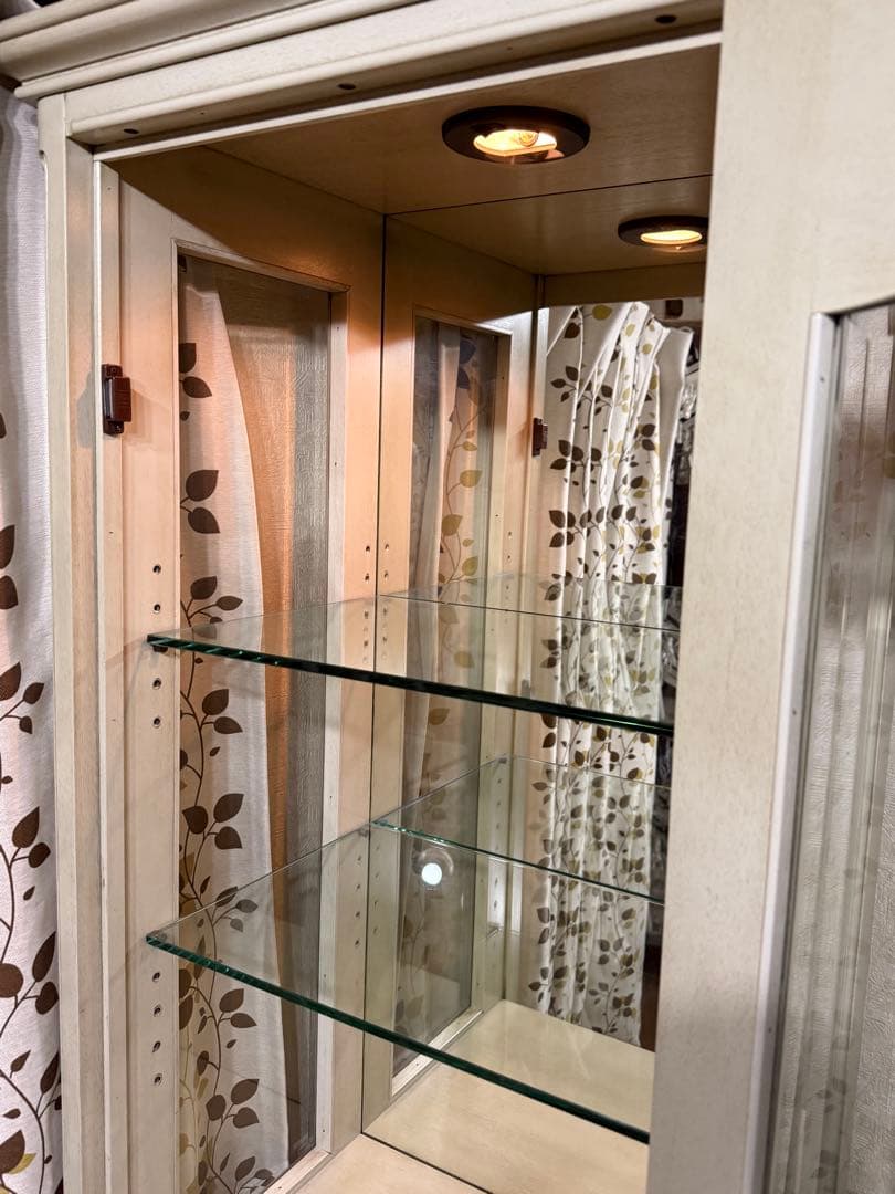 ホワイトガラスディスプレイケース