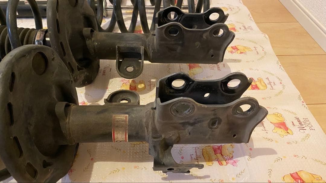 【値下げ可】レクサス CT200h ZWA10 ショックアブソーバー 1台分