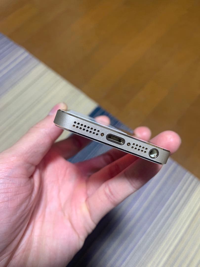 Apple iPhone 5s ゴールド 本体