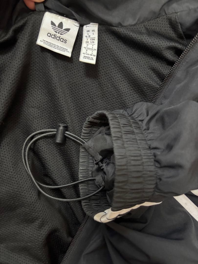 adidas adilenium ナイロンジャケット