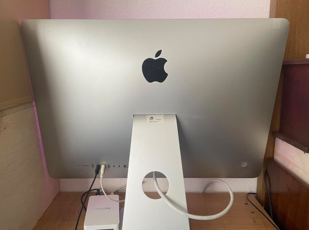 iMac Retina 4K 21.5インチ (Late 2015)