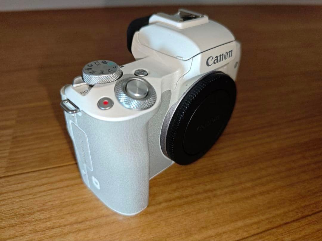 Canon EOS Kiss M ミラーレス一眼 4本レンズ付き