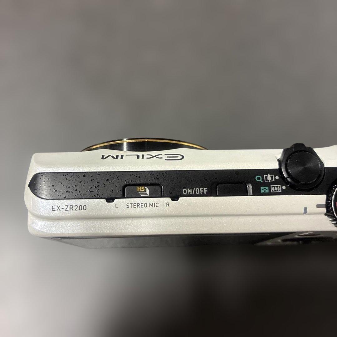 CASIO EXILIM EX-ZR200 ホワイト