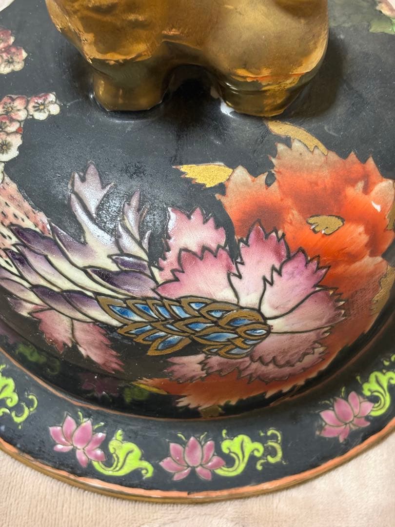 置物　壺の蓋部分