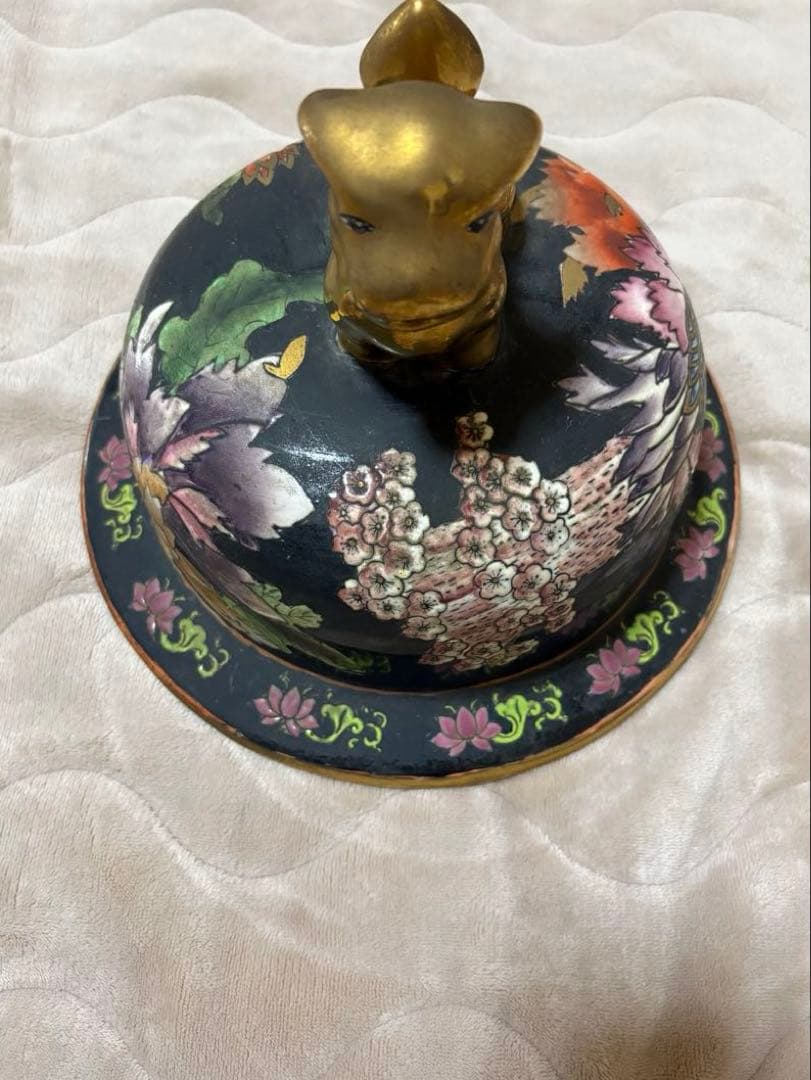 置物　壺の蓋部分