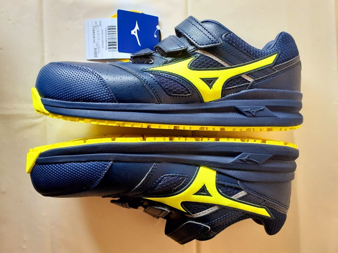 未使用タグ付き♪ ミズノ安全靴 ２６cmEEEネイビー×イエロー 人気カラー！
