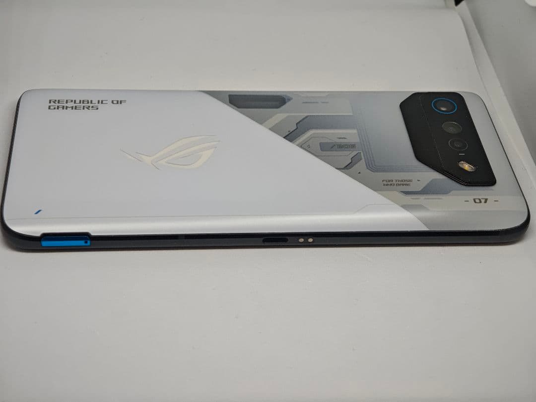 【年末限定値下げ】ROG Phone 7 16GB/512GB ホワイト