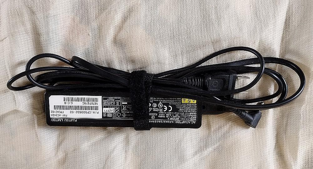 Windowsタブレット本体 FujitsuArrowsTab Q738/SB RAM4GB ROM128GB