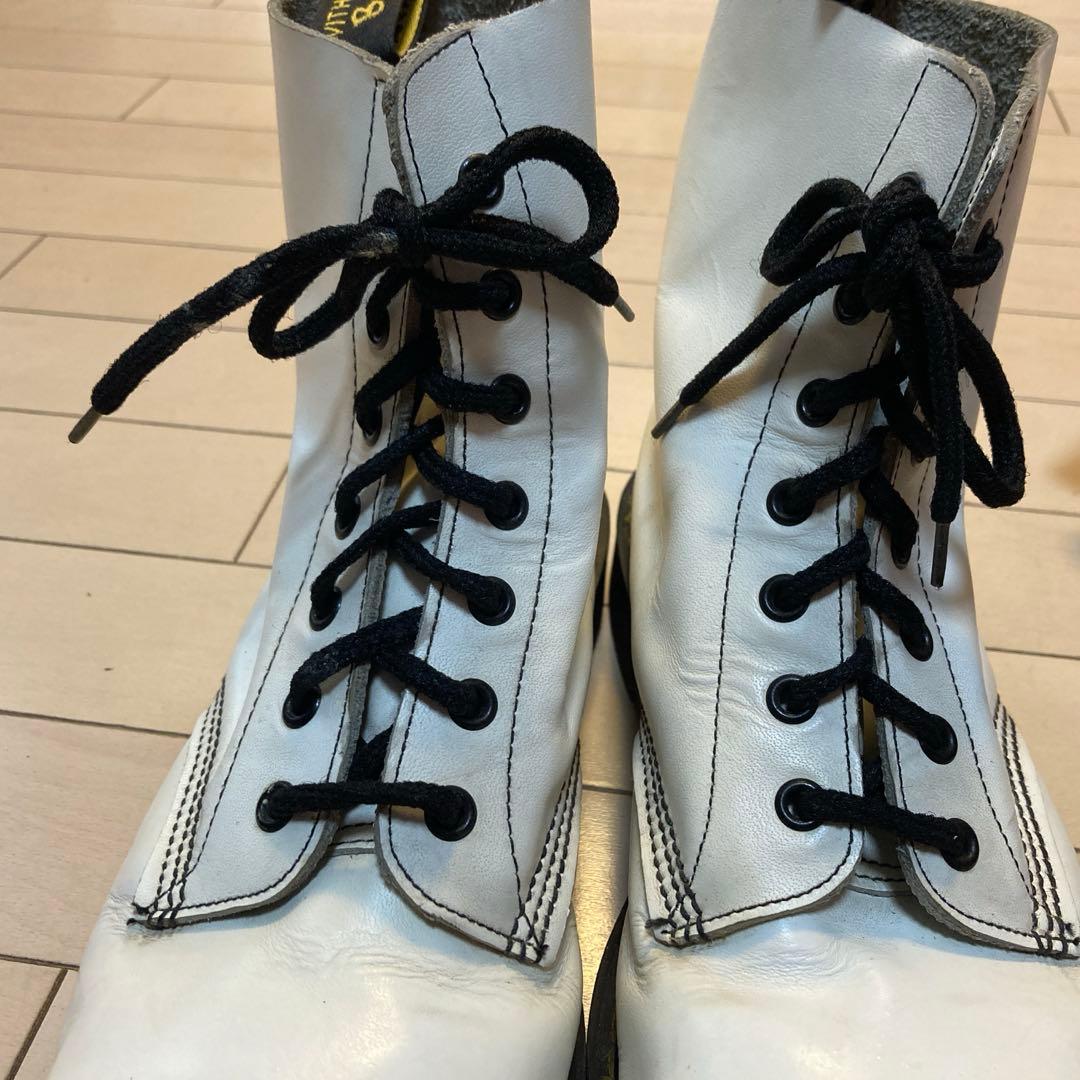 ドクターマーチン7ホールブーツ　ホワイト　レザー　 メイドイン　イングランド製