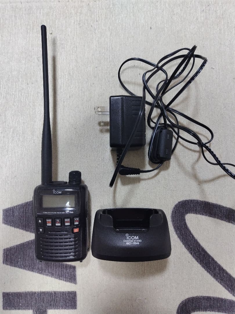 ICOM IC-R6 受信機 ACアダプター・充電スタンド付き