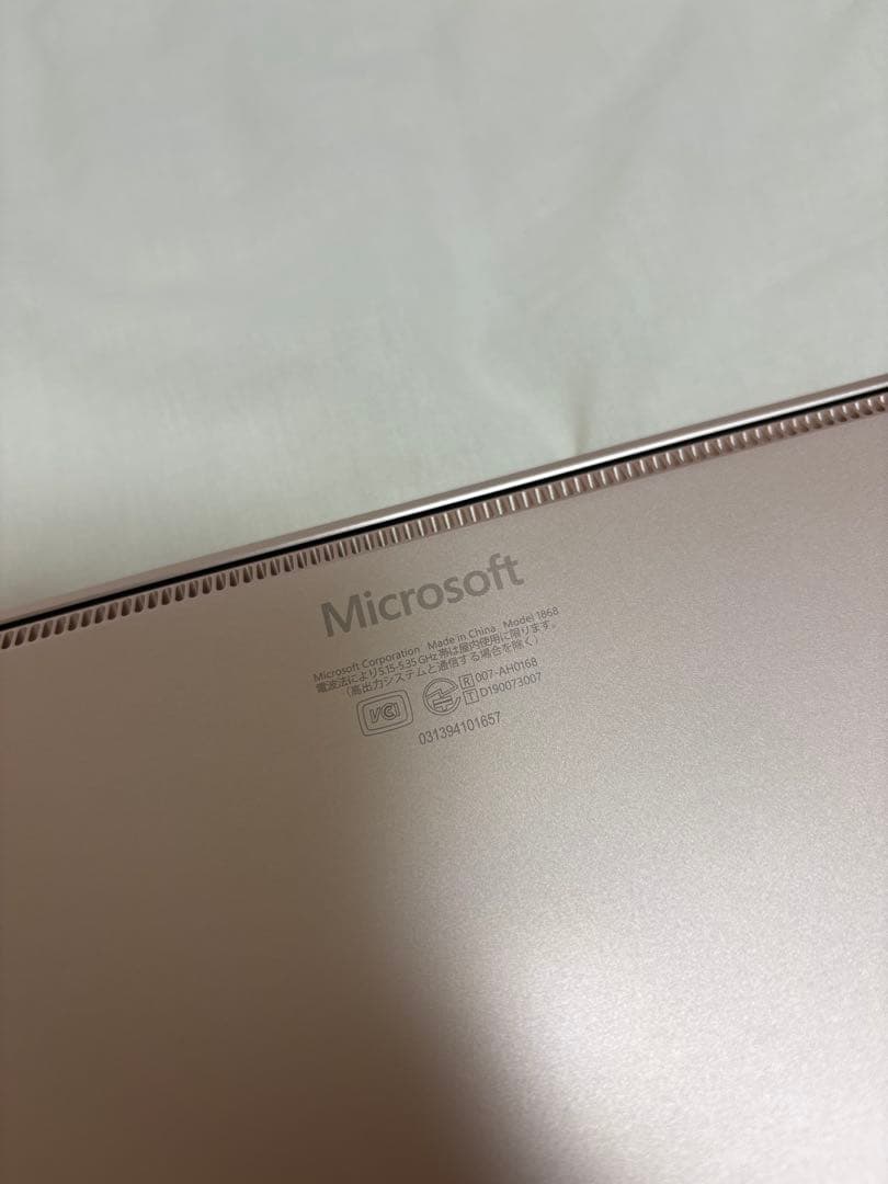 Microsoft Surface Laptop ピンク