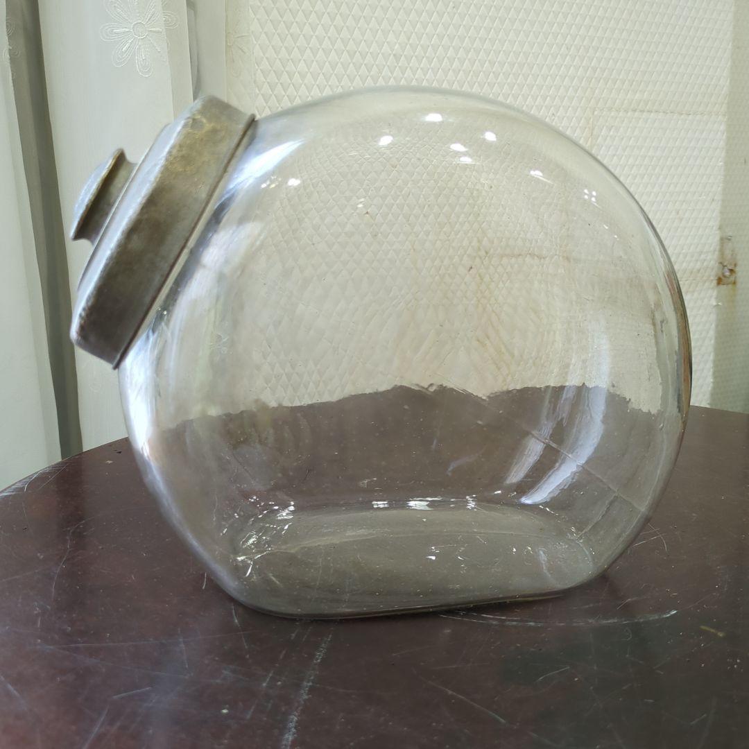 タマちゃん　骨董 猫瓶 ガラス製 丸型 容器 蓋付き 駄菓子屋