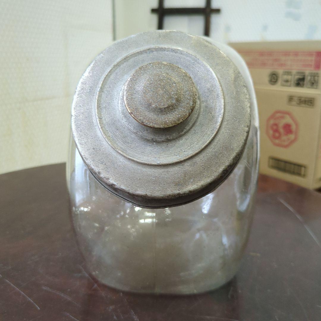 タマちゃん　骨董 猫瓶 ガラス製 丸型 容器 蓋付き 駄菓子屋