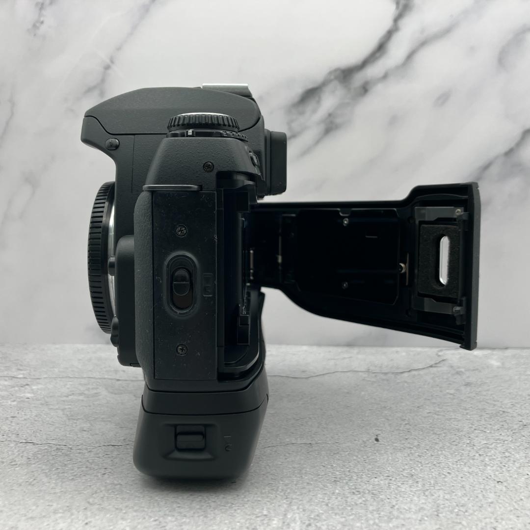 Nikon F80 ボディ MB-16 フィルムカメラ 訳あり品