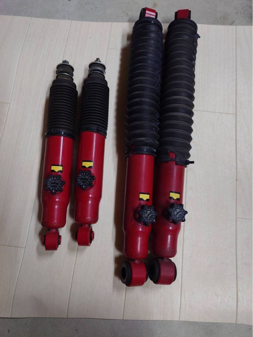 CRS ESSEX 14段調整式ショック ハイエース