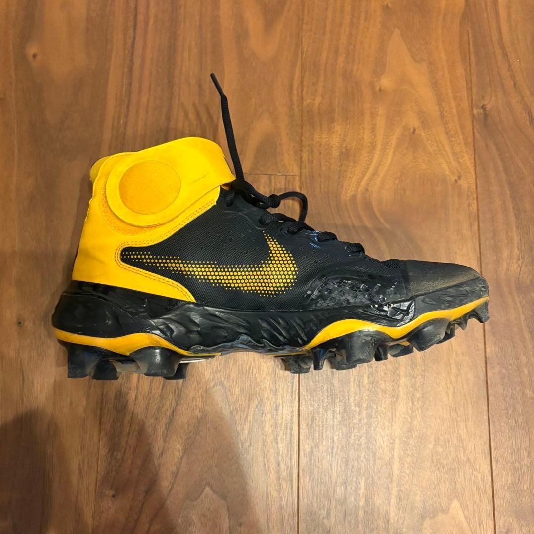 NIKE ALPHA HUARACHE ELITE 3 MID スパイク