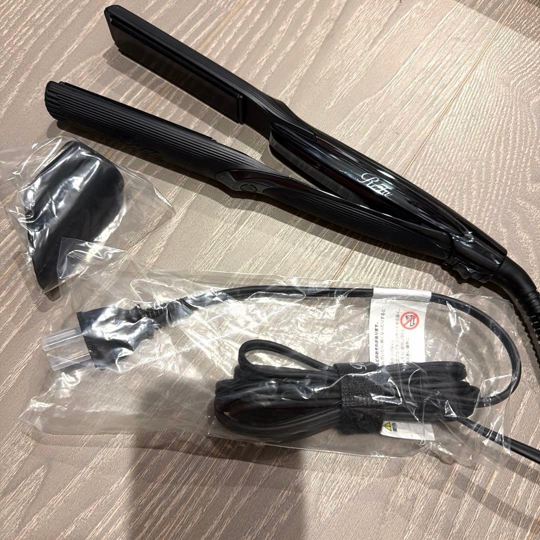 ★美品★ 【正規品】リファ ストレートアイロン プロ (RE-AT-03A)