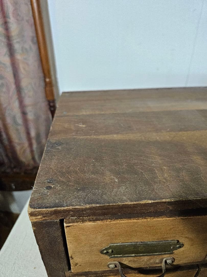 アンティーク 古い木の小引出し 8杯 カードケース 名刺入れ 無垢材 小物入れ