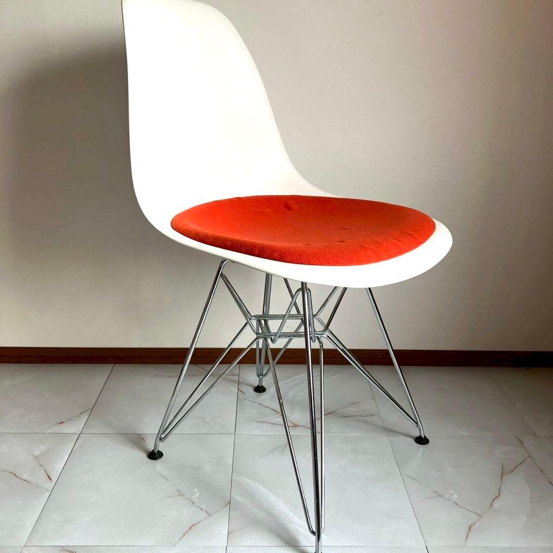 イームズ サイドシェルチェア Vitra社