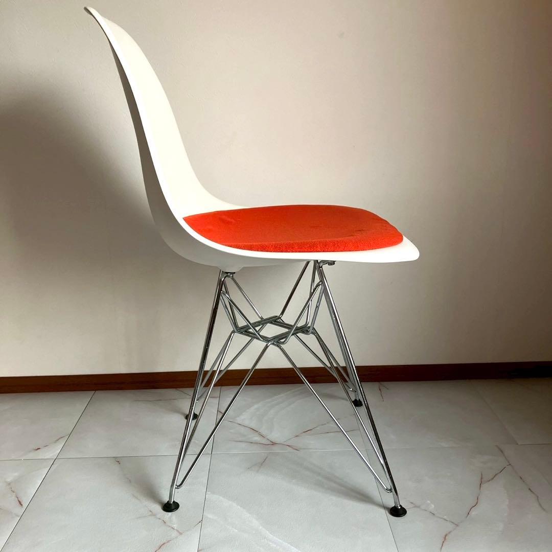 イームズ サイドシェルチェア Vitra社