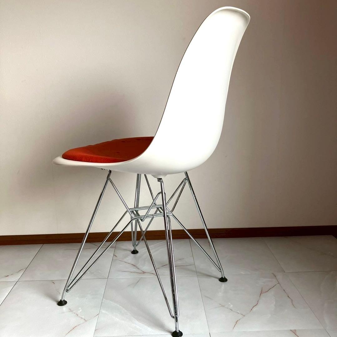 イームズ サイドシェルチェア Vitra社