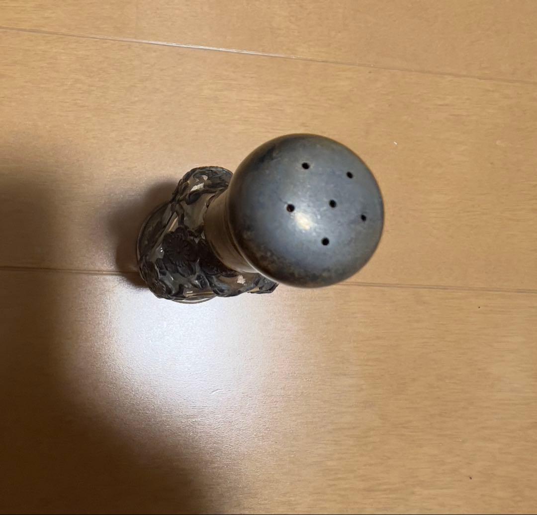 銀製 梅文様 透かし彫り 骨董品 調味料ケース 瓶