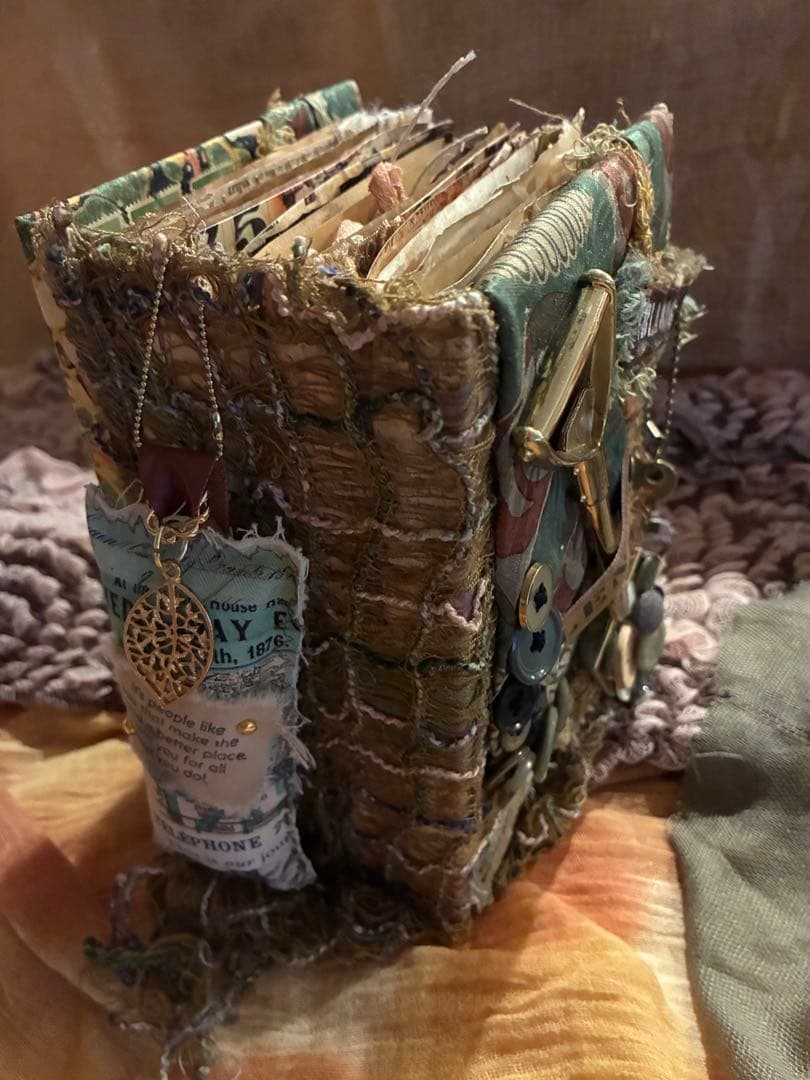 古道具や古切手、古い物ジャンクジャーナル　ティムホルツ　グリーン　フランス